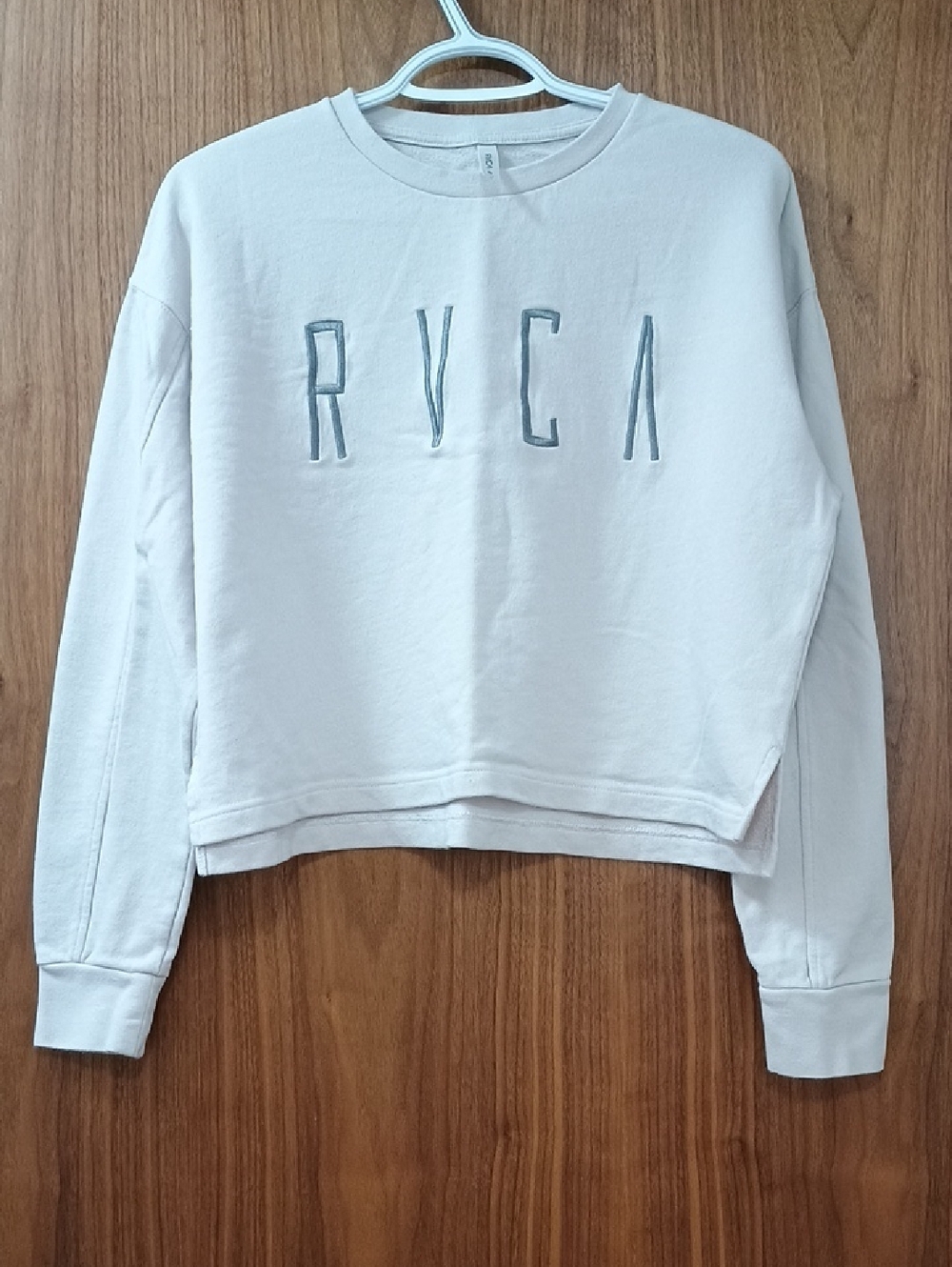 2/$20 RVCA Pale Pink Embroidered Logo Cropped Sweatshirt M